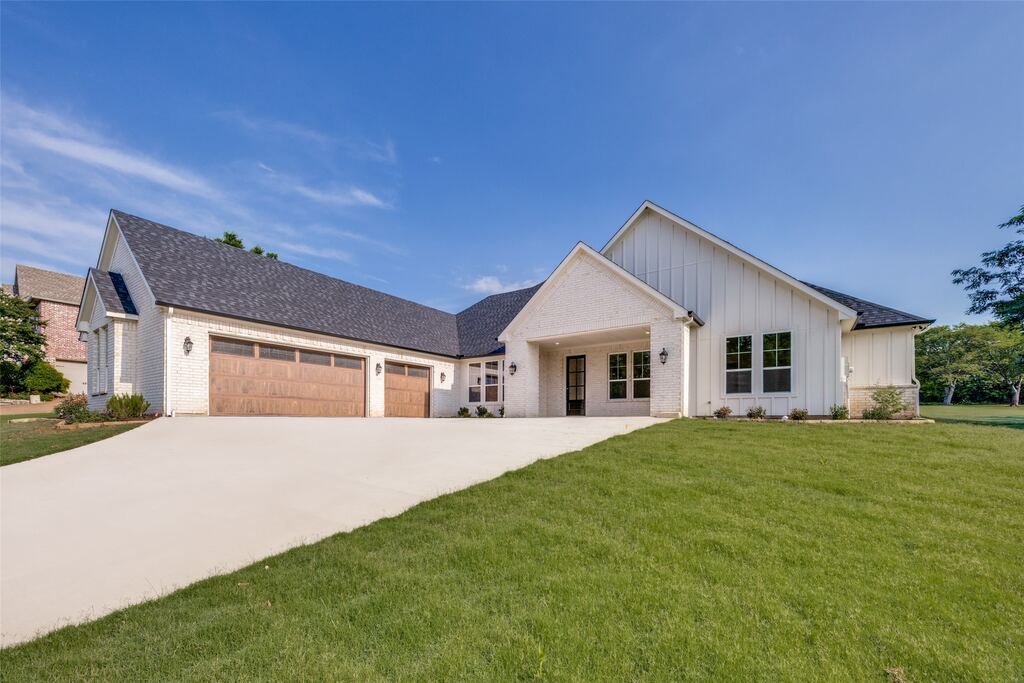 145 Eagle Chase Lane, Pottsboro, TX 75076 — photo 1