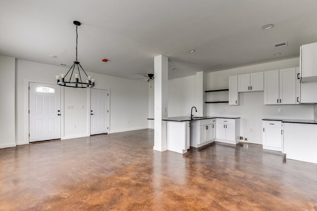 1020 Burnett Boulevard A, Alvarado, TX 76009 — photo 1