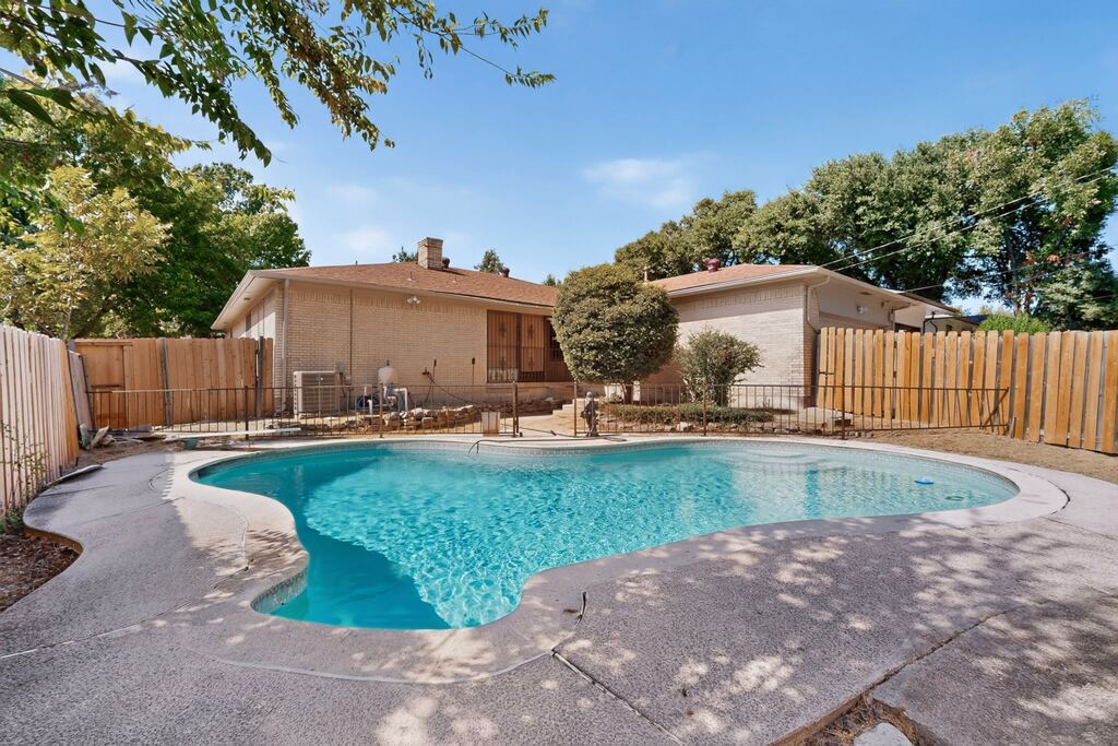 4714 Chilton Drive, Dallas, TX 75227 — photo 1