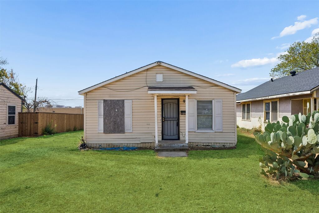 1224 E Morningside Drive, Fort Worth, TX 76104 — photo 1