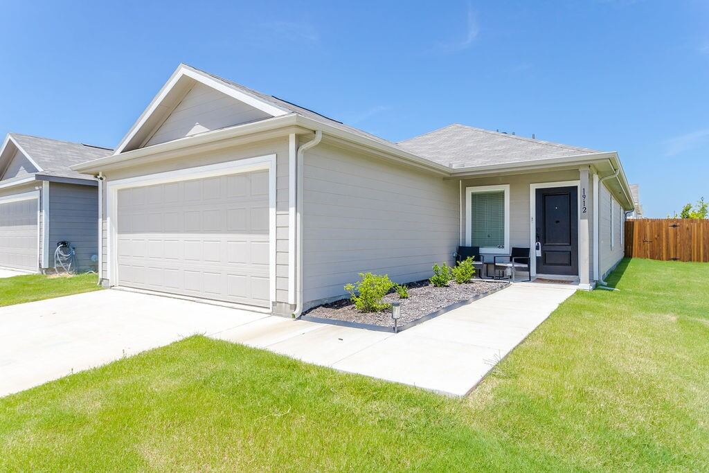 1912 Wild Orchard Lane, Crandall, TX 75114 — photo 1
