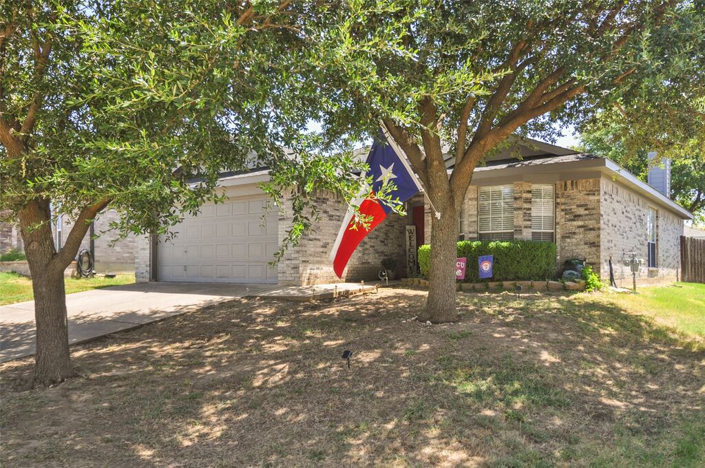 2529 Nogales Drive, Fort Worth, TX 76108 — photo 1