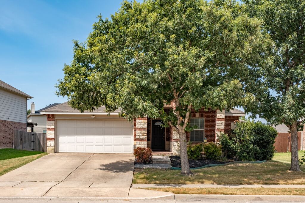 4605 Prairie Crossing Drive, Fort Worth, TX 76244 — photo 1