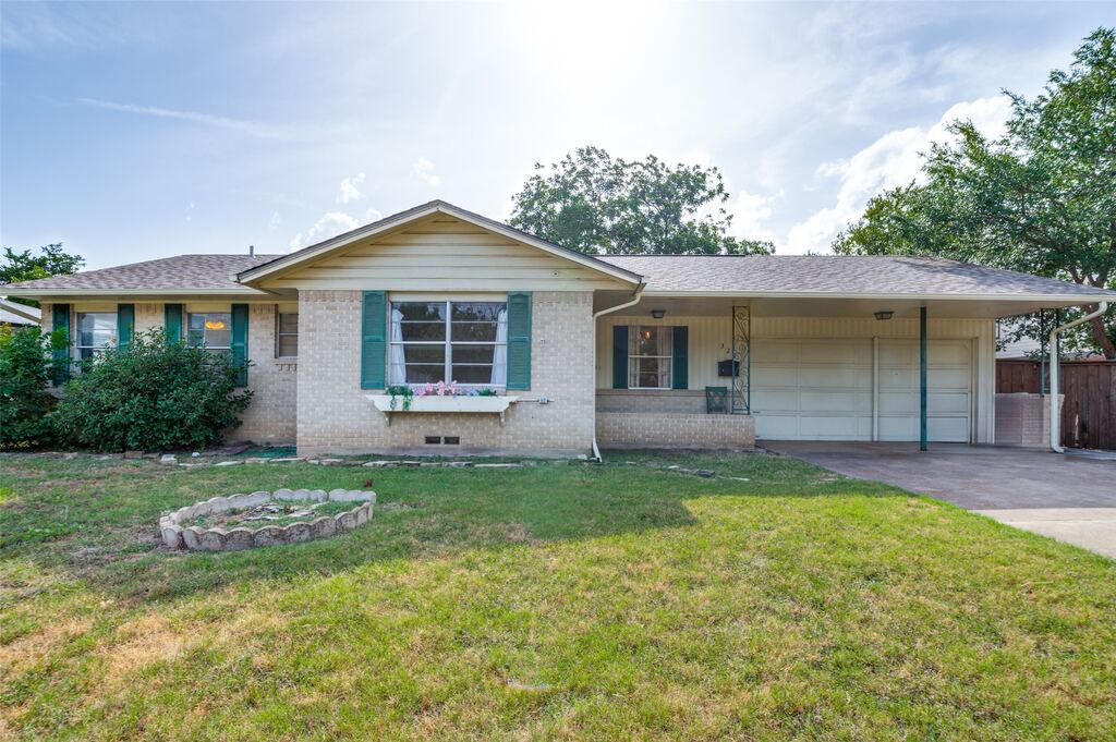 329 N Brighton Avenue, Dallas, TX 75208 — photo 1