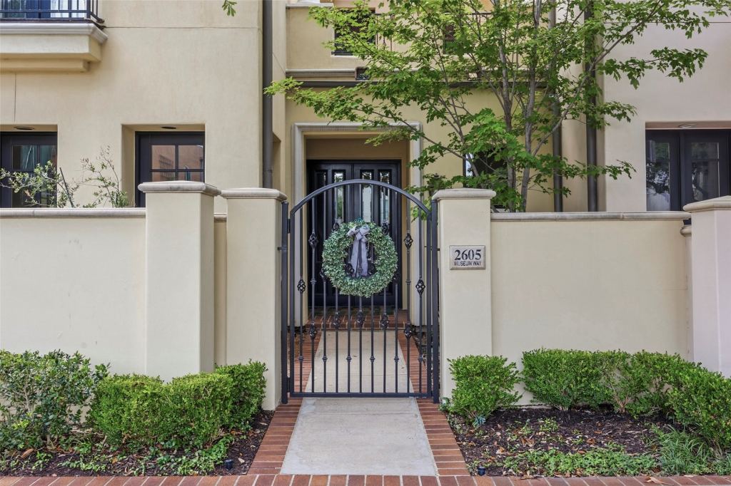 2605 Museum Way, Fort Worth, TX 76107 — photo 1