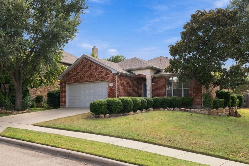 1000 Prairie Heights Drive, Fort Worth, TX 76108 — photo 1