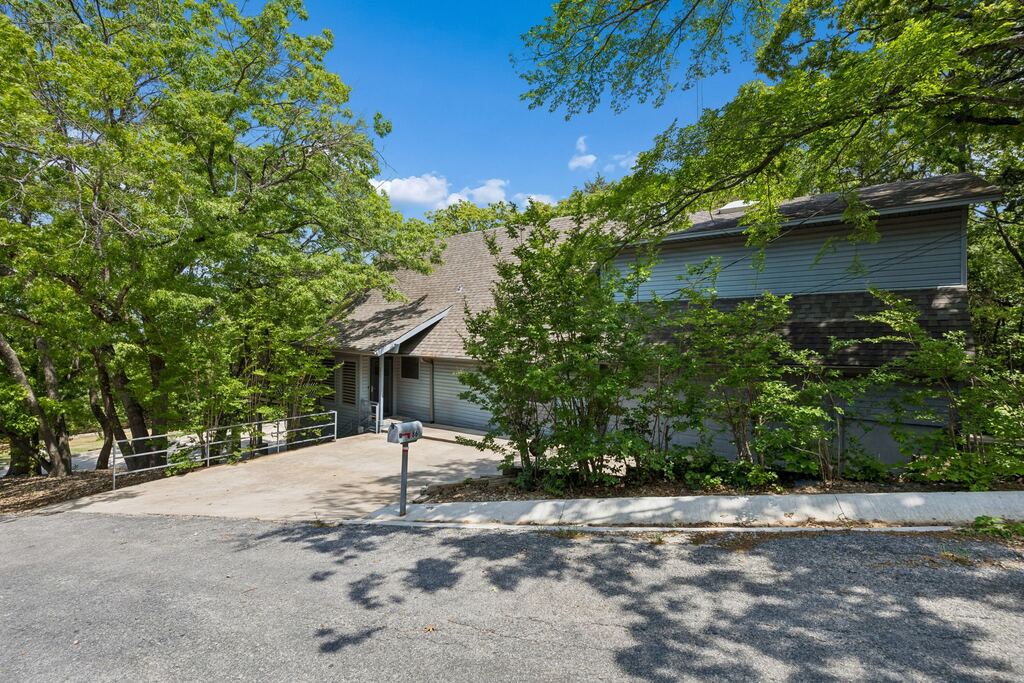 86 Queens Drive, Pottsboro, TX 75076 — photo 1