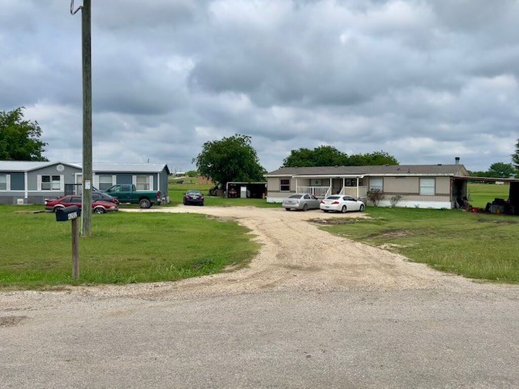 4200 Sunshine Lane, Alvarado, TX 76009 — photo 1