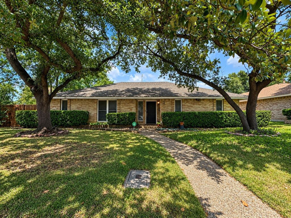 3917 High Summit Drive, Dallas, TX 75244 — photo 1