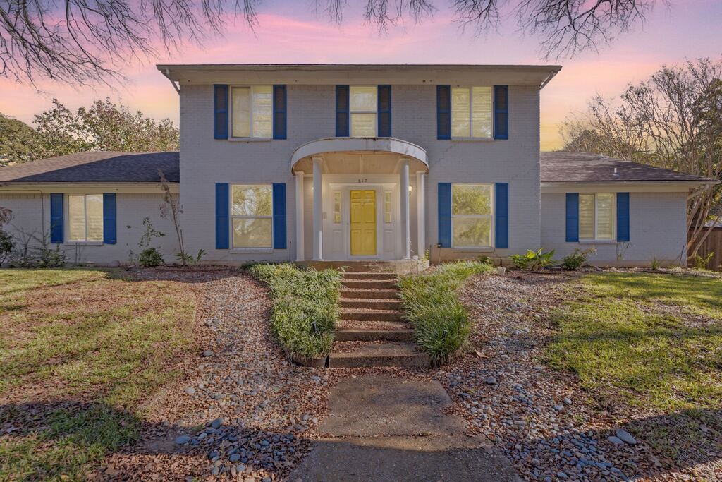 817 Sylvan Drive, Fort Worth, TX 76120 — photo 1