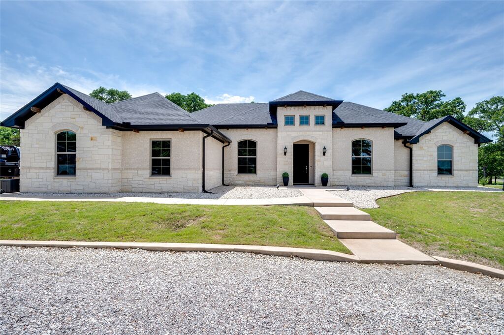 11776 E US Highway 82, Whitesboro, TX 76273 — photo 1
