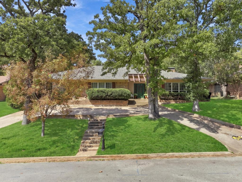 609 Ambassador Street