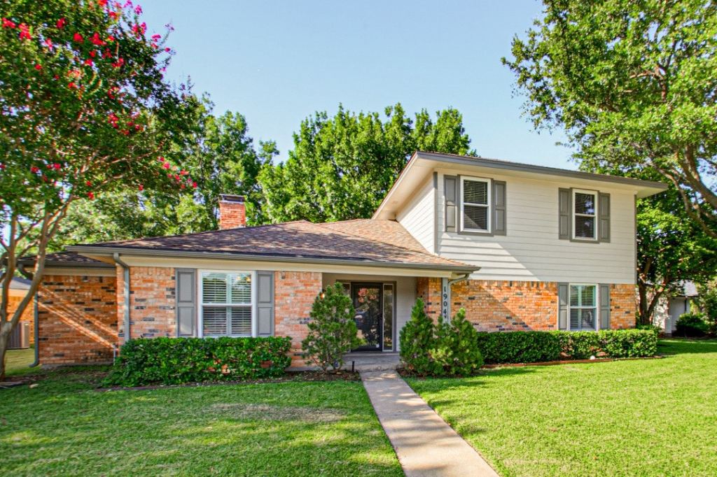 1904 Clover Trail