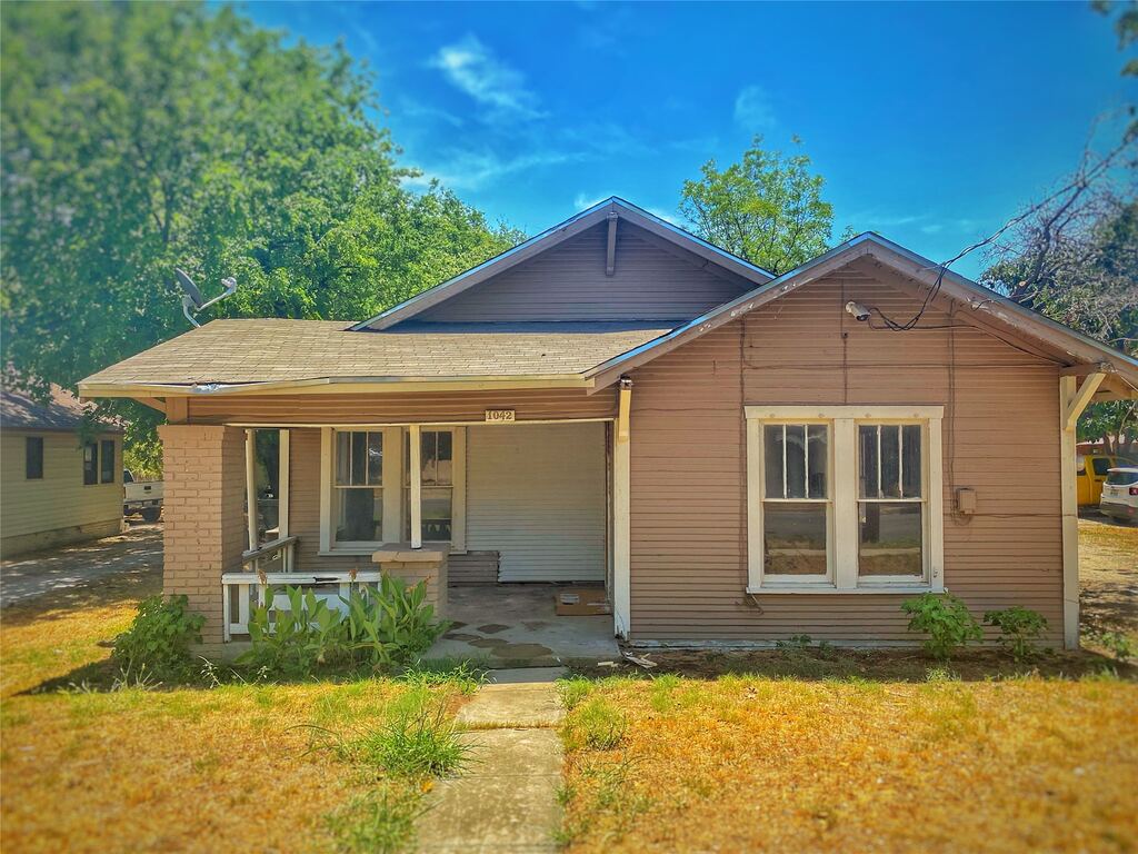 1042 W Tarleton, Stephenville, TX 76401 — photo 1