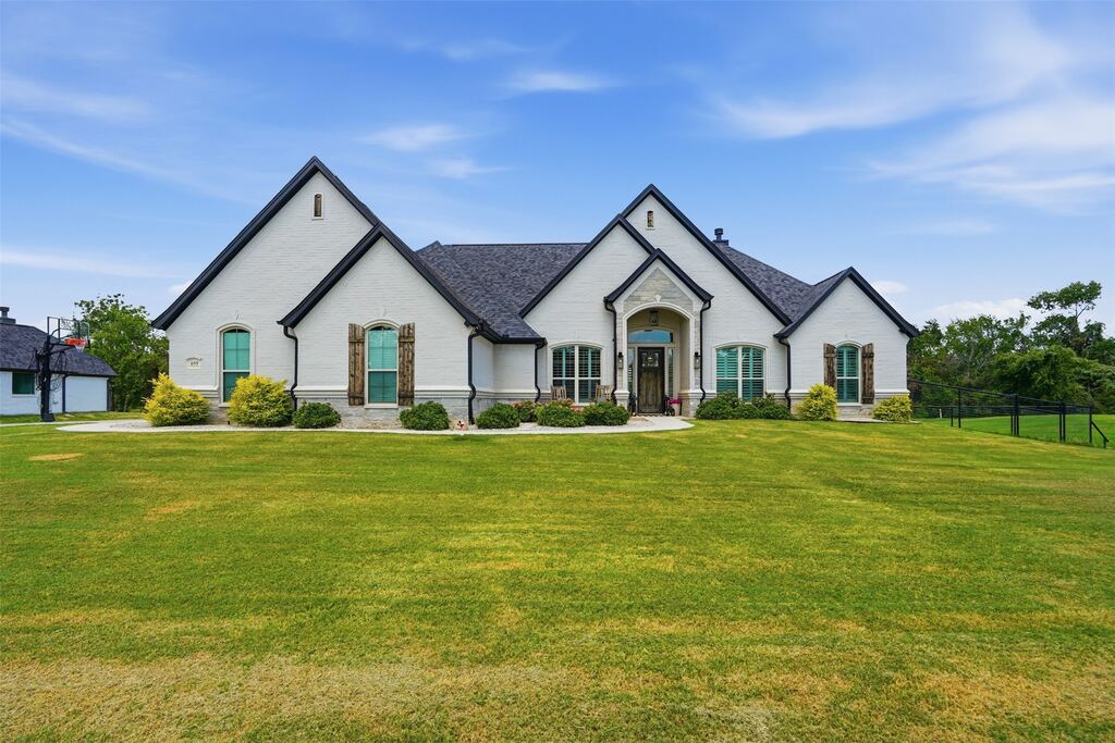 655 Winkler Way, Springtown, TX 76082 — photo 1