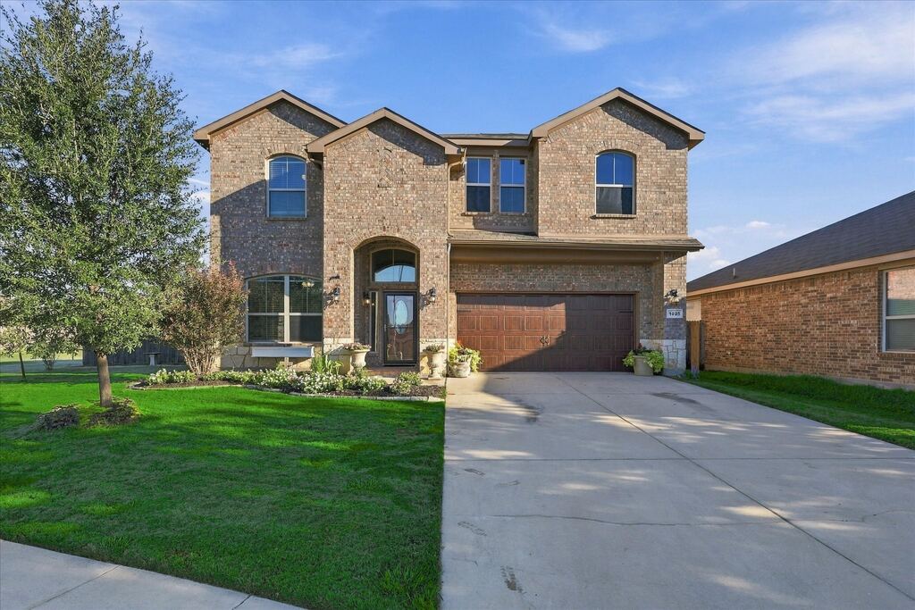 1025 Doe Meadow Drive, Fort Worth, TX 76028 — photo 1