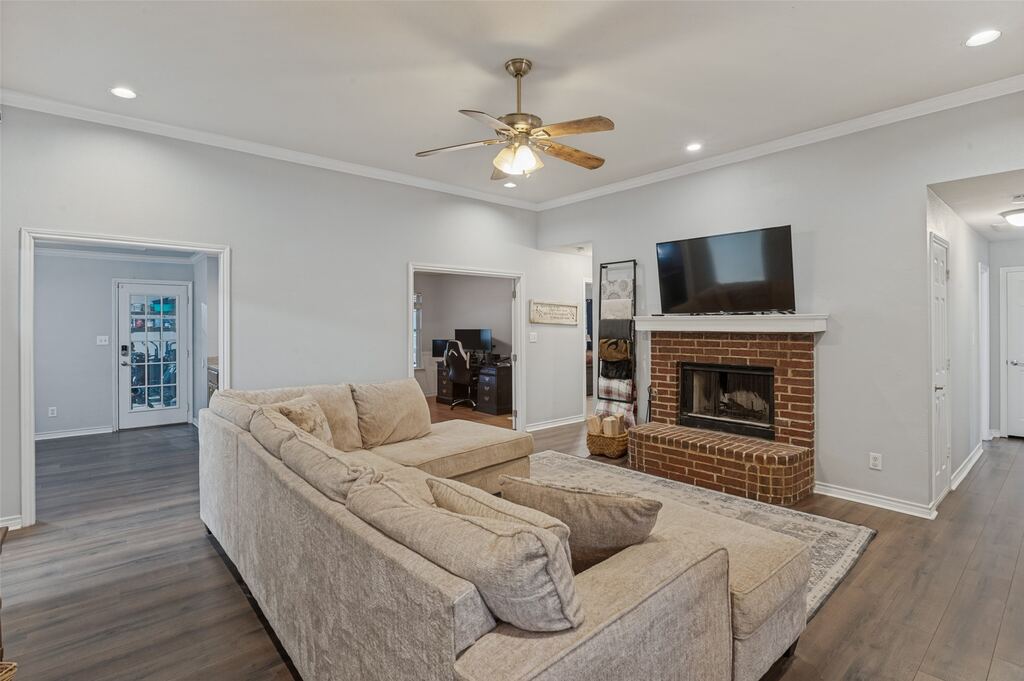 701 Carlisle Court, Lake Dallas, TX 75065 — photo 1