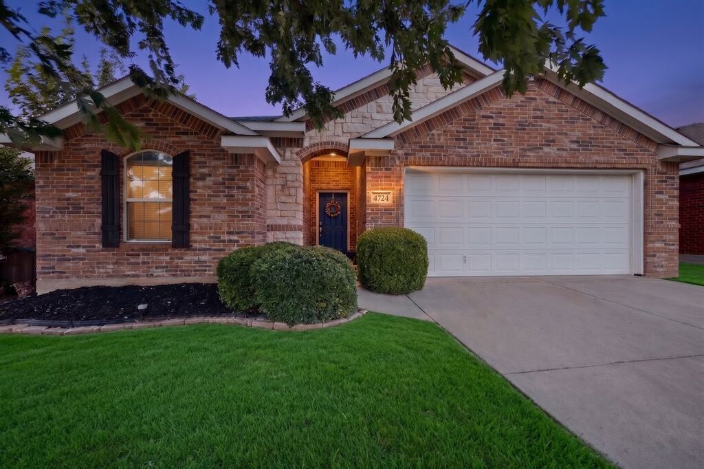 4724 Waterford Drive, Fort Worth, TX 76179 — photo 1