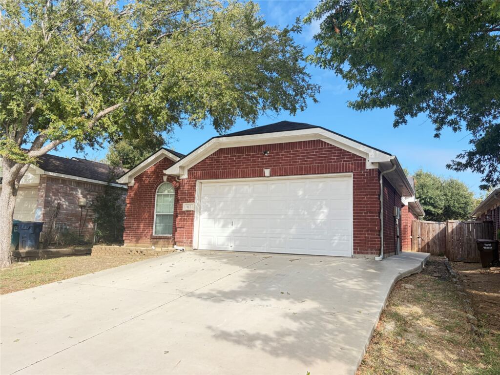917 Cruise Street, Denton, TX 76207 — photo 1