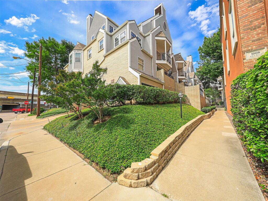 1010 Allen Street 214, Dallas, TX 75204 — photo 1