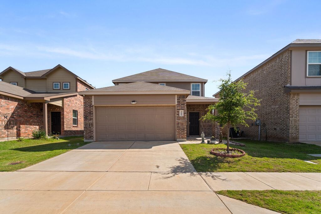 3606 Kings Drive, Ennis, TX 75119 — photo 1