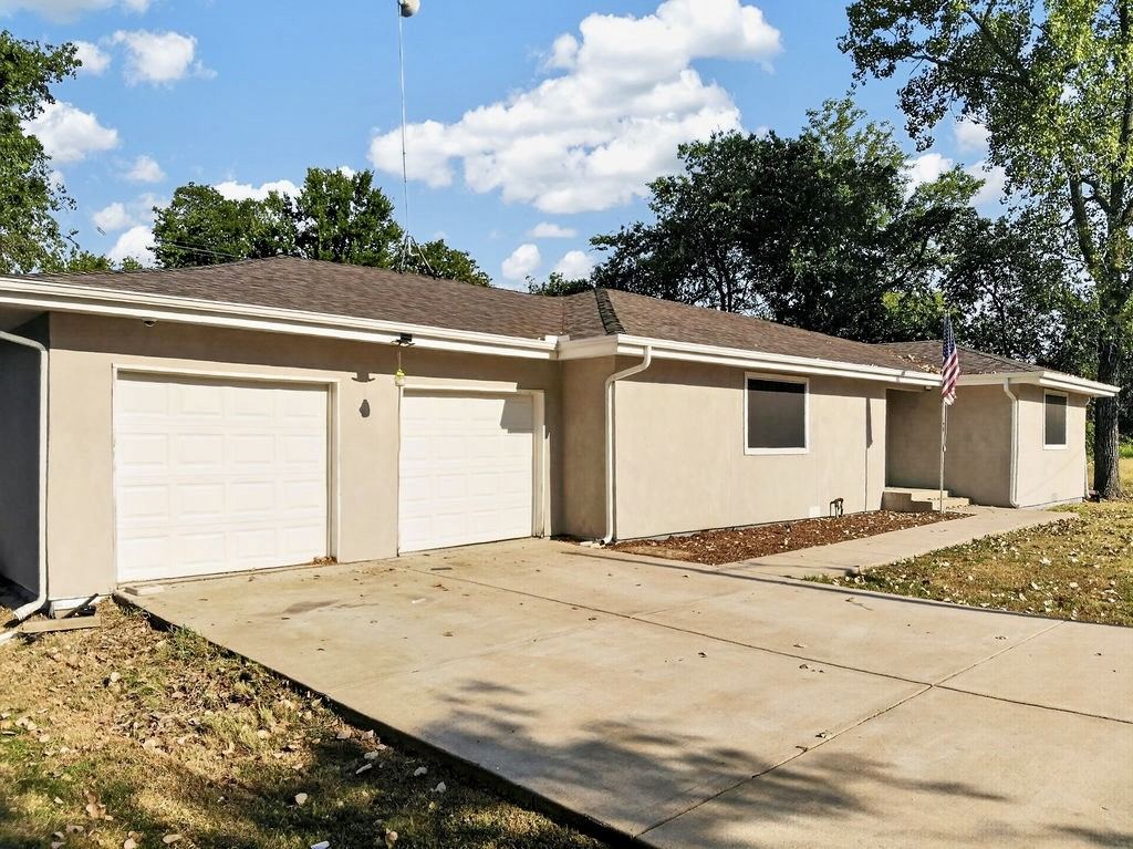 702 N US Highway 69, Celeste, TX 75423 — photo 1