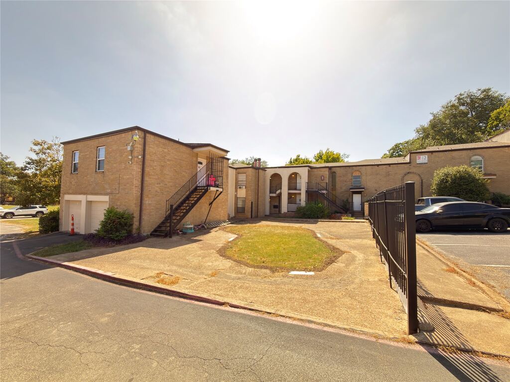 6032 Westridge Lane 201, Fort Worth, TX 76116 — photo 1