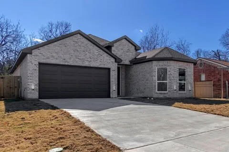 1336 E Fogg Street, Fort Worth, TX 76115 — photo 1