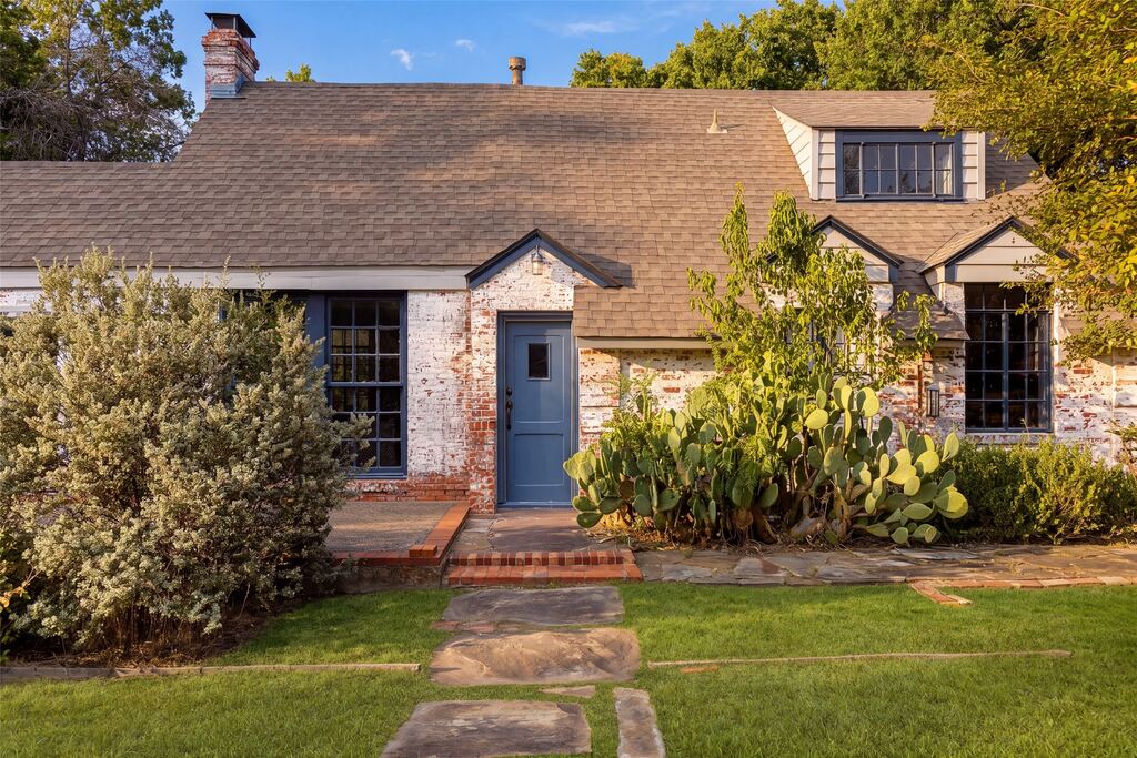 2865 Alden Avenue, Dallas, TX 75211 — photo 1