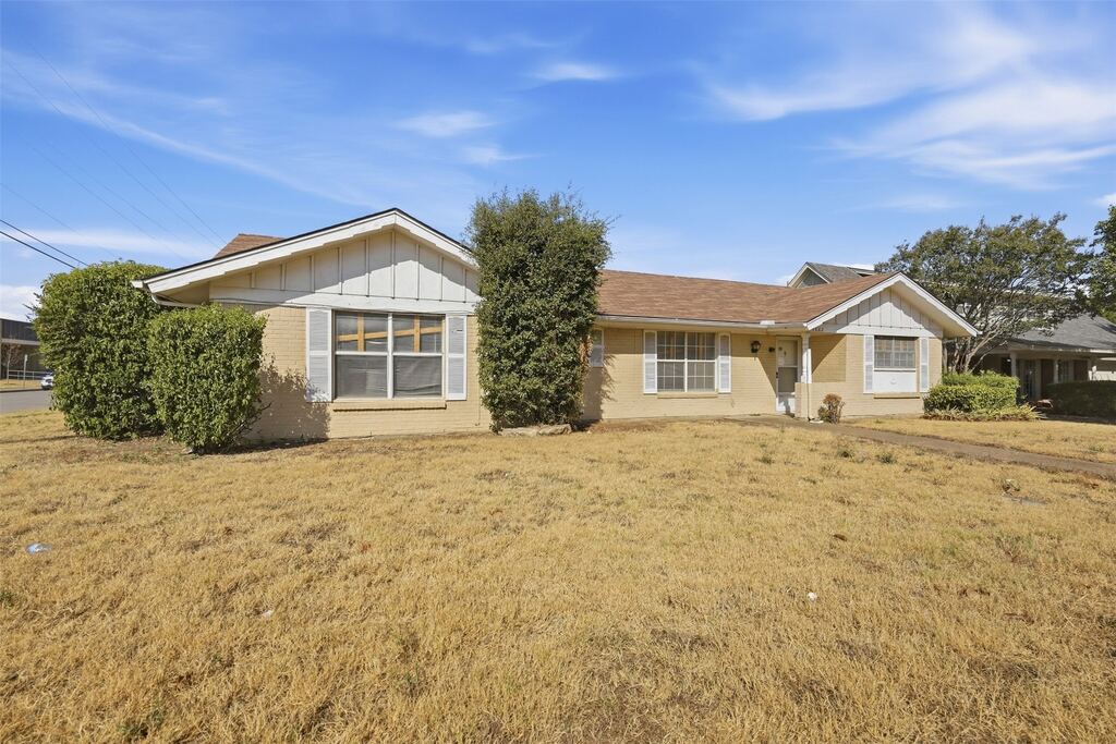 5682 Worrell Drive, Fort Worth, TX 76133 — photo 1