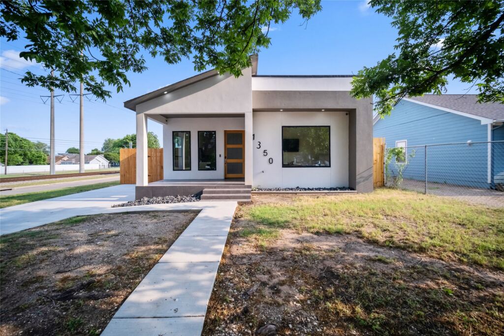 1350 Strickland Street, Dallas, TX 75216 — photo 1