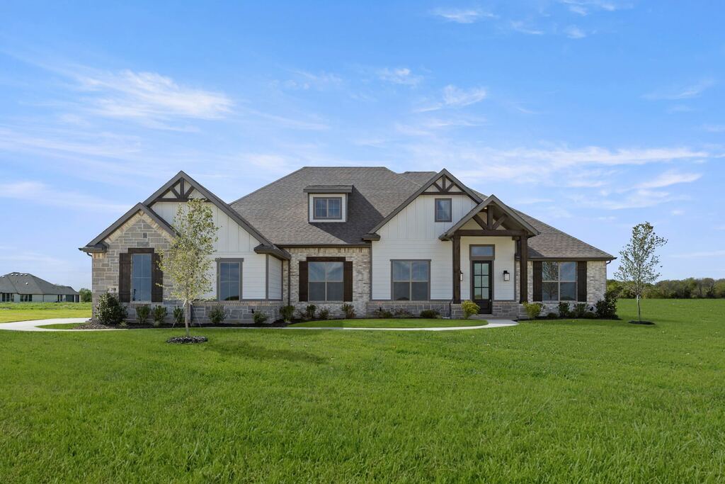 201 Cotopaxi Drive, Pecan Hill, TX 75154 — photo 1