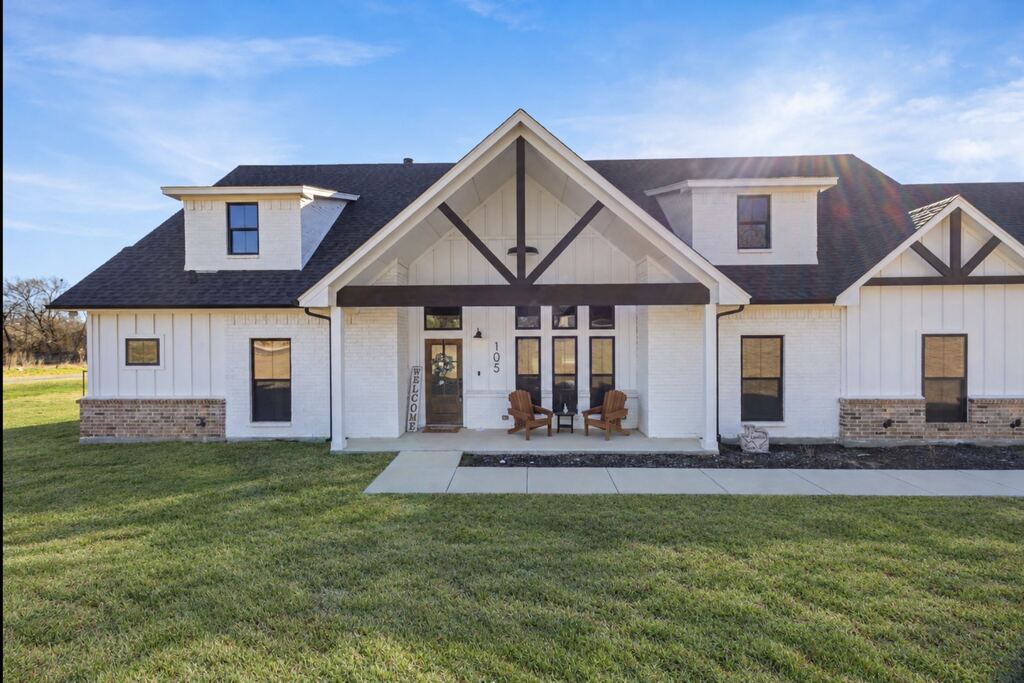 105 Proctor Lane, Decatur, TX 76234 — photo 1