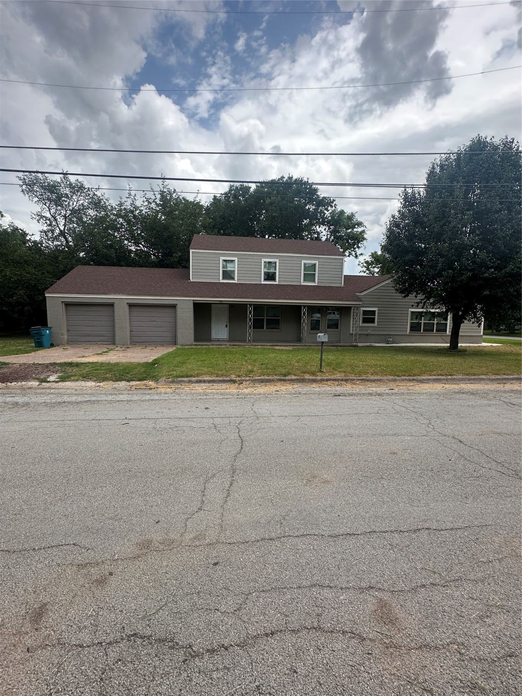701 Hulme Street, Bowie, TX 76230 — photo 1