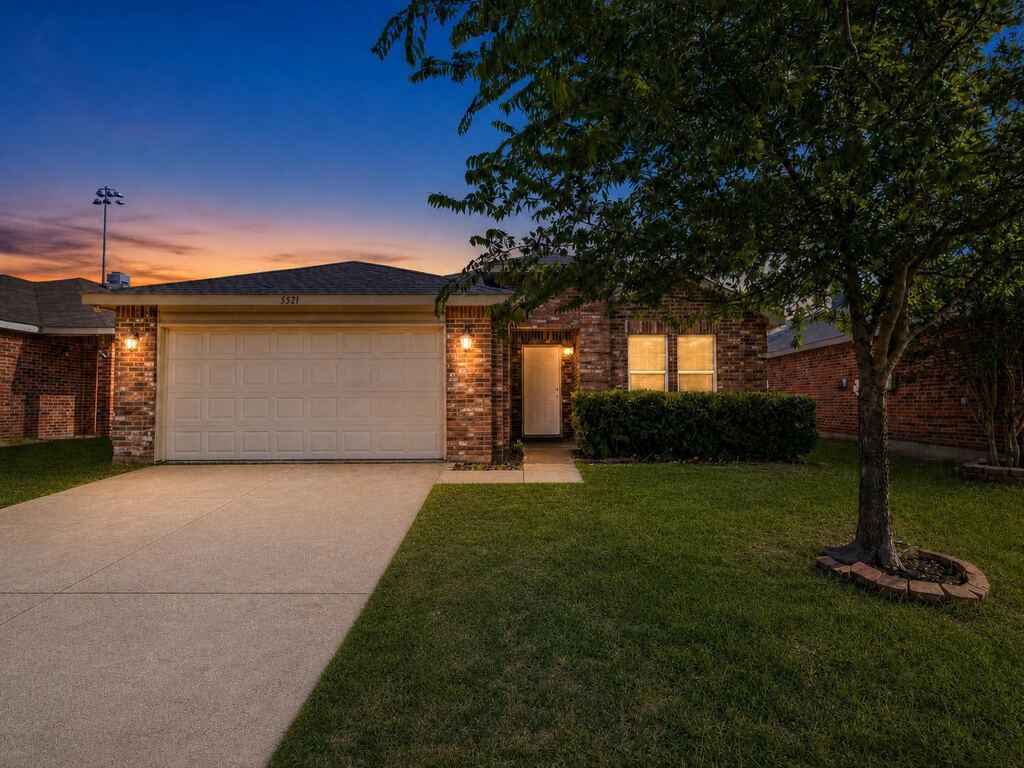 5521 Camarillo Drive, Fort Worth, TX 76244 — photo 1