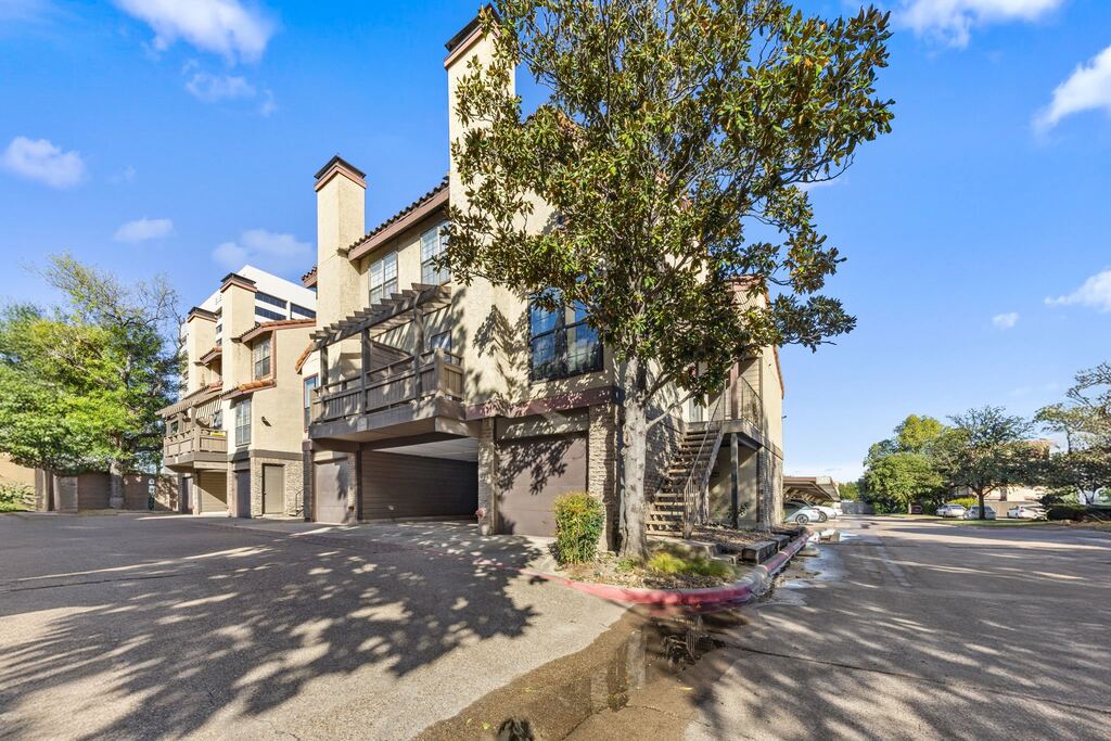 5757 E University Boulevard 26D, Dallas, TX 75206 — photo 1