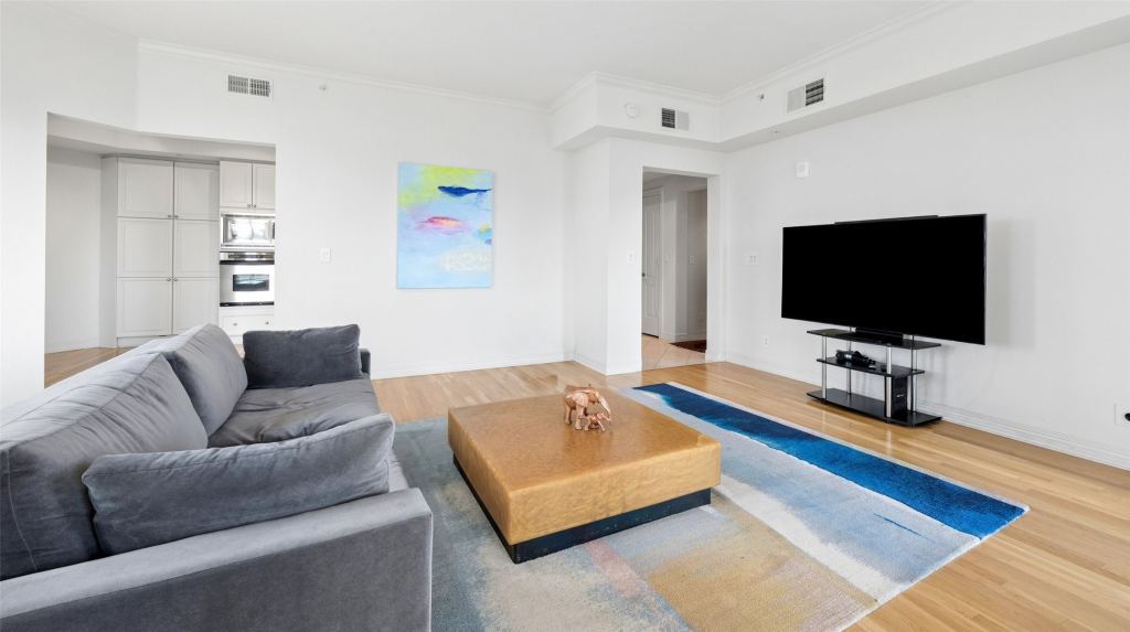 3401 Lee Parkway 1003, Dallas, TX 75219 — photo 1