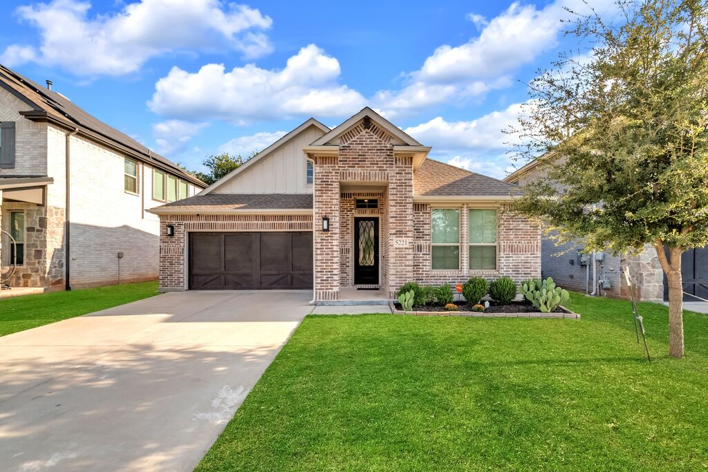 5221 Beautyberry Drive, Fort Worth, TX 76036 — photo 1