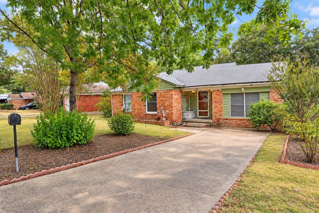 2138 Longwood Lane, Dallas, TX 75228 — photo 1