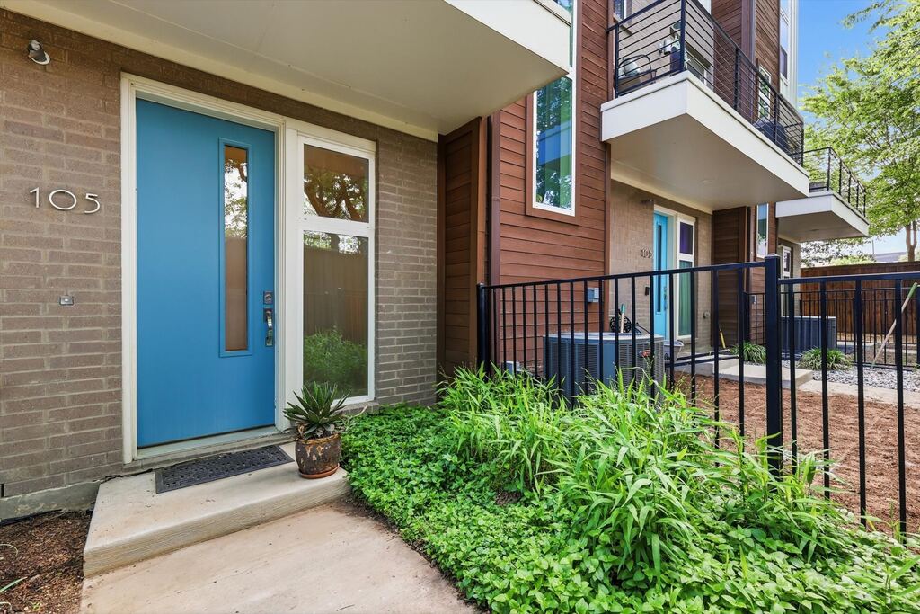 4620 Munger Avenue 105, Dallas, TX 75204 — photo 1