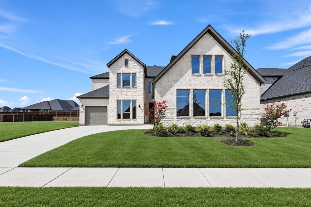2412 Cottonwood Manor