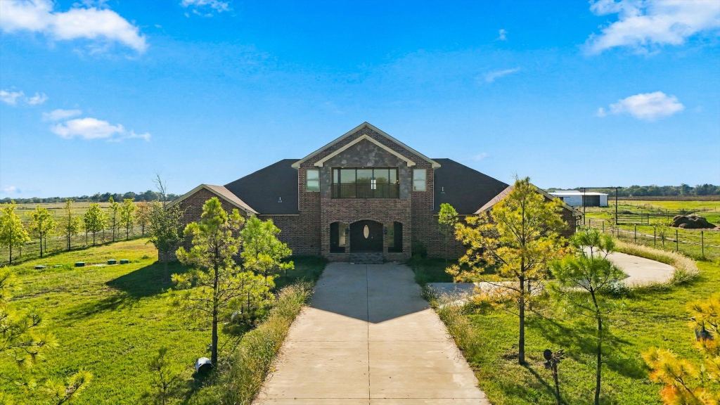 573 Hcr 2431, Hillsboro, TX 76645 — photo 1