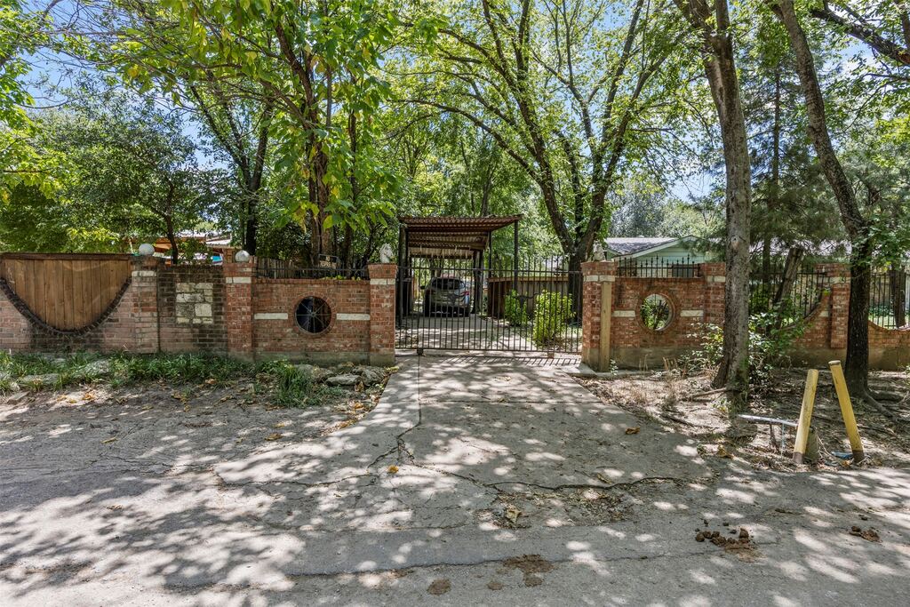 1152 Elva Warren Street, Fort Worth, TX 76115 — photo 1