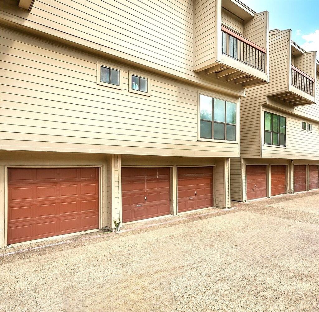 7660 Skillman Street 401, Dallas, TX 75231 — photo 1