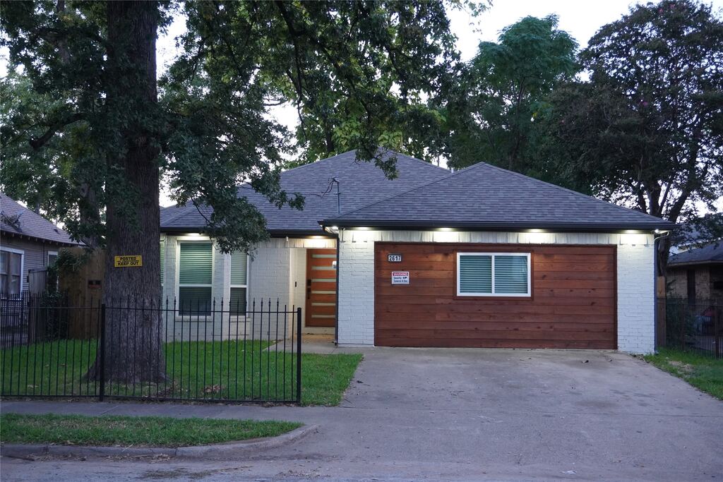 2617 Birmingham Avenue, Dallas, TX 75215 — photo 1