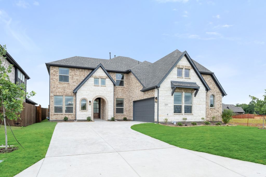 237 Sweetwater Drive, Commerce, TX 75428 — photo 1