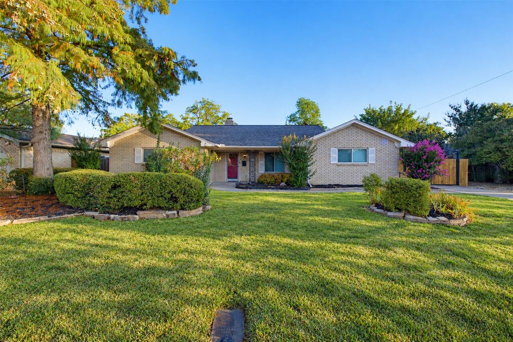5005 Fall River Drive, Fort Worth, TX 76103 — photo 1