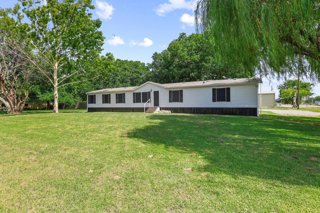 201 S Main Street, Dodd City, TX 75438 — photo 1