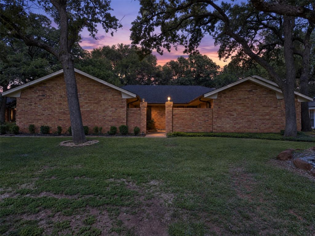 2304 Belfry Court