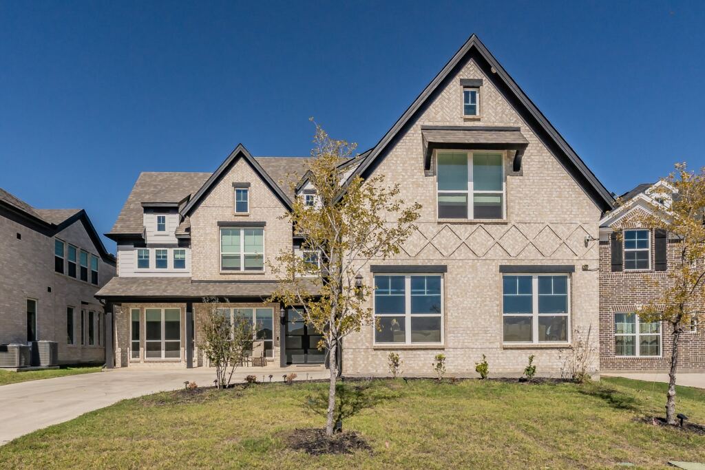 2704 Warm Springs Lane